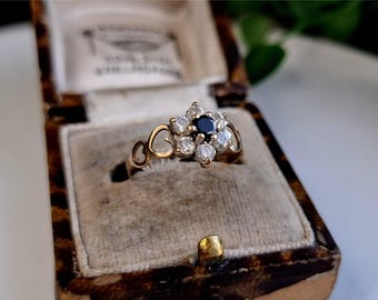 FANCY DESIGN 9ct Gold Sapphire And White Cz Ring. THiS IS STUNNiNG. Vintage Sapphire Ring. Vintage 9ct Ring (Ref00k)