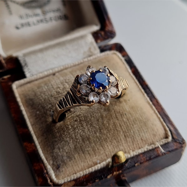 Vintage 9 karat Gold Blau und Weiß Topas Cluster Ring. ATEMBERAUBENDER RING, Layaway verfügbar (C)