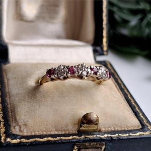 UNUSUAL 1986 Vintage 9ct Gold Ruby Diamond Eternity Ring. 12 DiAMONDS (ref00F)