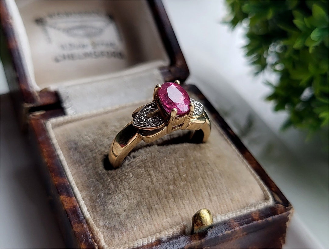 FREE RESIZING Vintage 9ct Gold Ruby Diamond Ring. 10 Diamonds 9ct Gold