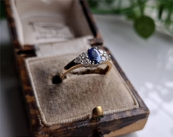 STUNNING Vintage 9ct Gold Blue And White Cz Cluster Ring. STUNNING RING, 9ct Gold Ring (Ref00p)