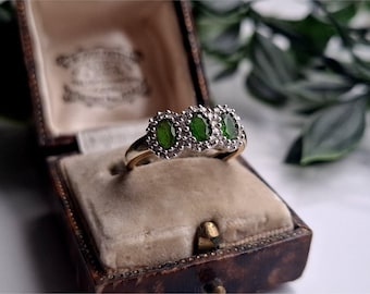 OTROLIG 9-karats smaragd- och diamantring i guld. Fullpackad med diamanter! STORLEKNINGSÄNDRING MÖJLIG! ref0m)