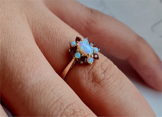 RARE Vintage 9ct Gold Opal and Garnet Cluster Rin… - image 1