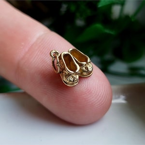 DETALJERAD Vintage 9k Guld Träskor Berlock, PERFEKT SKICK, Testad för 9k Guld (Ref00i)