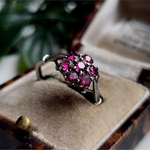 STUNNING Vintage Sterling Silver Ruby Cluster Ring. RESiZING AVAiLABLE Silver Cluster Ring. Silver Ruby Ring. Silver ring.