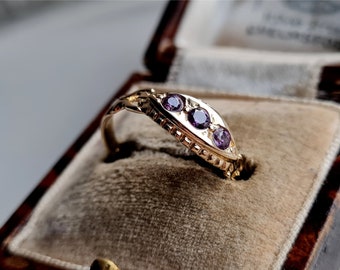 STUNNING Vintage 9ct Gold Amethyst Trilogy Ring. AMAZING COLOURS