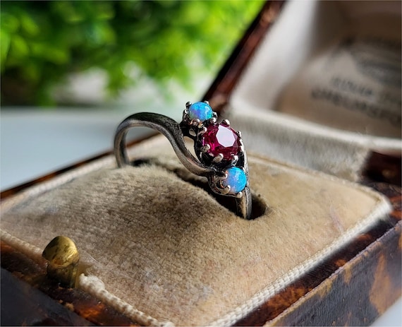 STUNNING Vintage Sterling Silver Opal And Ruby Tr… - image 2