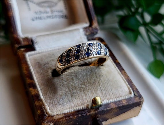 IMPRESSiVE 9ct Gold Diamond Sapphire Ring. 10 DiAMONDS. THiS IS STUNNING. Gold Sapphire Rings. Gold Diamond Ring ( Ref00t