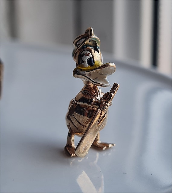 VERY RARE Vintage 9ct Gold Donald Duck With Baseba