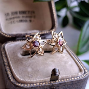 IMPRESSIVE Vintage 9ct Gold Ruby White Topaz Earrings. Stunning Flower Design (Ref00i)