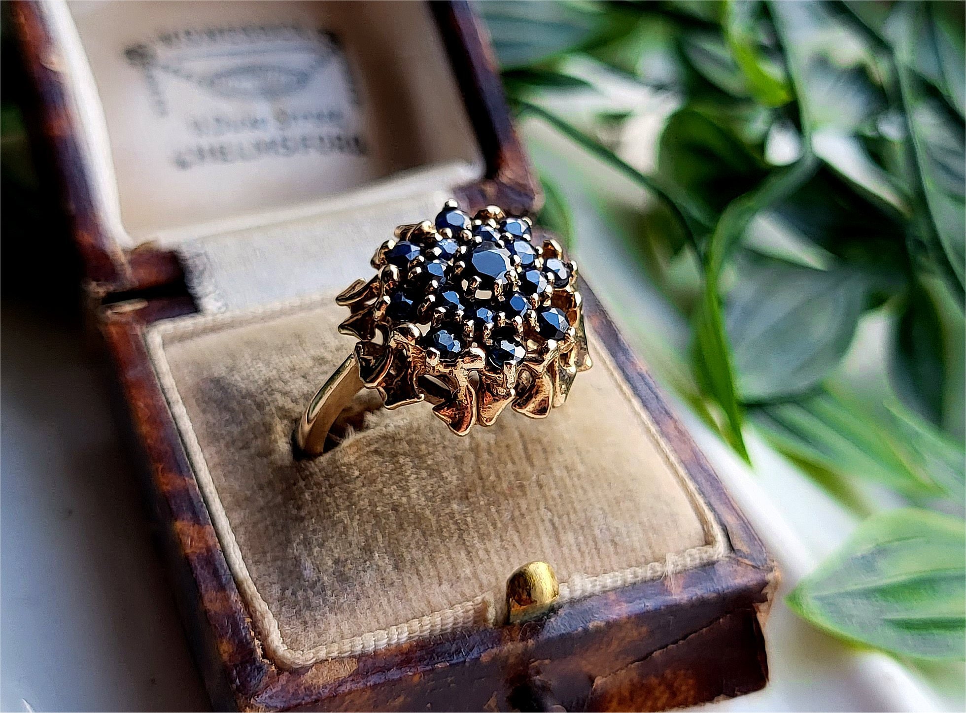 1970s Vintage 9ct Gold Sapphire Cluster Ring. STATEMENT RING Vintage 9ct Gold Sapphire Ring (ref00s)