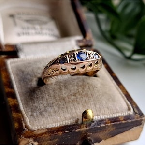 RARE 1960s Vintage 9ct Gold Diamond Sapphire Ring. RESIZING AVAiLABLE STATEMENT RiNG! (ref00s)