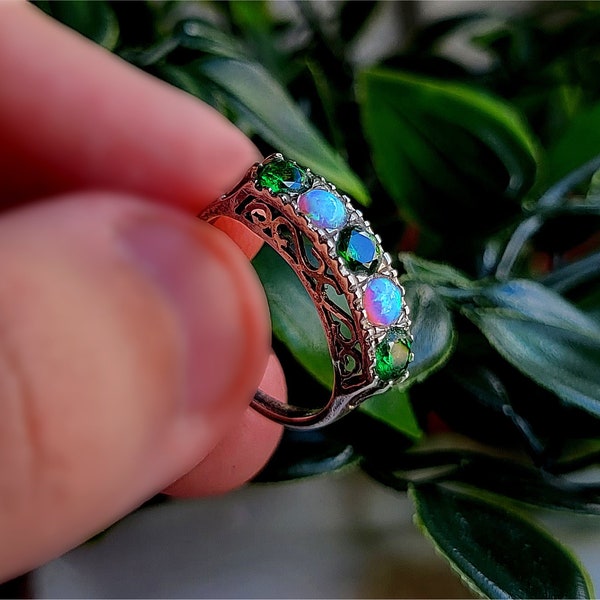 STUNNING Vintage Silver Opal Emerald Ring, Sterling Silver Emerald Ring, Vintage Silver Opal Rings. Emerald Opal ring