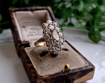 STÅNDANDE RING Vintage 9k guldring med peridot och vit topas. FANTASTISK RING (Ref00x)