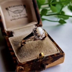 IMPRESSIVE Vintage 9ct Gold Opal Diamond Ring. 10 DiAMONDS!! STATEMENT RING. 9ct Gold Opal Ring. 9ct Gold Diamond Ring (Ref0f
