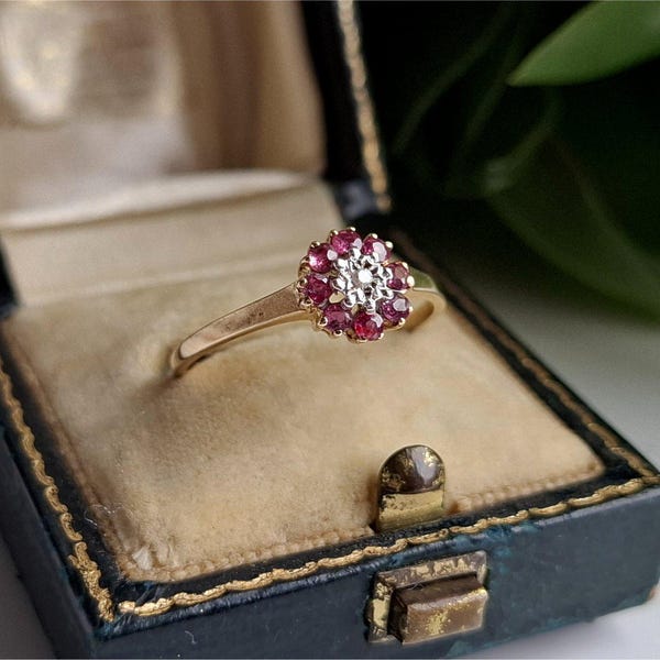 1983 Vintage 9ct Gold Ruby And Diamond Cluster Ring. STATEMENT PIECE [Ref003]
