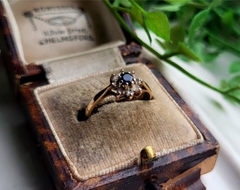 1960s Vintage 9ct Gold Blue And White Topaz Ring. STUNNING RING, 9ct Gold Ring (Ref00m)