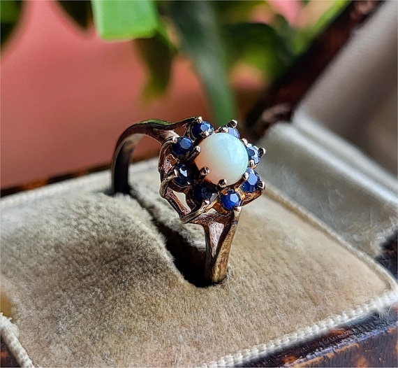 RARO anello a grappolo con opale e zaffiro in oro carati vintage