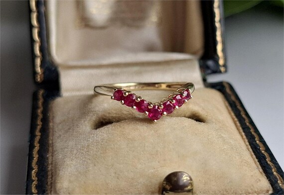 STUNNING 9ct Gold Ruby Wishbone Ring. Payment Plans are Available! (ref003)