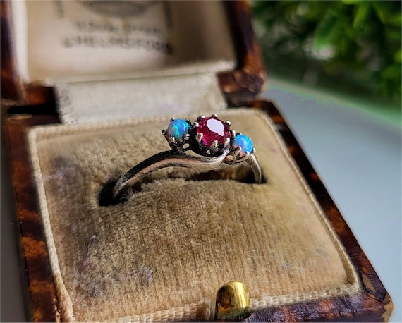 STUNNING Vintage Sterling Silver Opal And Ruby Tr… - image 1