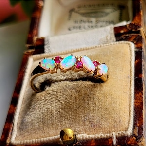 SÄLLSYNT Vintage 9k Guld Opal och Rubin Evighetsring, Guld Rubin och Opal Evighetsring