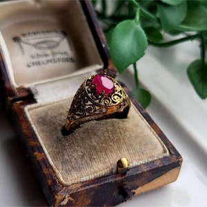 IMPRESSIVE 9ct Gold Ruby Ring. This Ring is STUNNiNG. RESIZING AVAiLABLE! (ref00b)