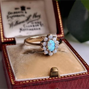 Bague grappe d'opale vintage unique en or 9 carats. REDIMENSIONNEMENT DISPONIBLE Bague opale en or 9 carats. Bague en or avec opale (ref00u)