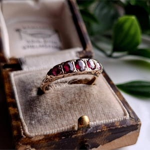 SCROLLED DESIGN Vintage 9ct Gold Ruby Ring. 1981 Hallmark. SECURE This ring Now With A DEPOSiT! 9ct gold Ruby ring, [Ref00k]