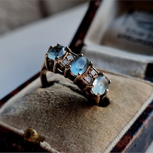 GENUINE Vintage 9ct Gold Aquamarine And Diamond Ring. STUNNING. (F)