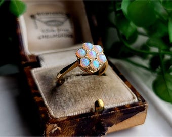 STUNNING Vintage 9ct Gold Opal Cluster Ring. FREE RESIZING AVAiLABLE! 9ct Gold Opal Ring. Gold Opal Ring (ref00L)