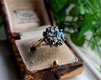1970s seltener Goldring mit Opal und Saphir. Größenänderung verfügbar! Statement-Stück! Gold Saphir und Opal Ring (ref00N)
