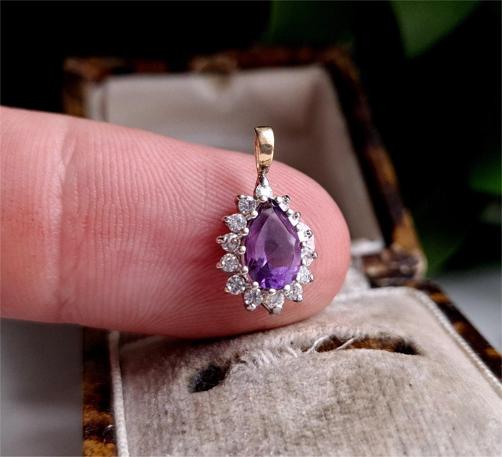 BEAUTIFUL Vintage 9ct Gold Amethyst and White Topaz Pendant. VERY