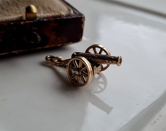 RARE Vintage 9ct Gold Moving Cannon Charm / Pendant. Wheels turn, Cannon Moves. VERY DETAILED!