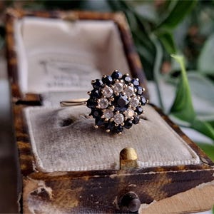 IMPRESSIVE Vintage 9ct Gold Sapphire And White Topaz Cluster Ring. Free RESIZING AVAILABLE. (ref00x)