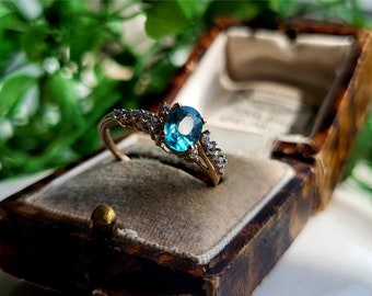UNUSUAL 9ct Gold Aquamarine And White Topaz Ring. STUNNING RING, Layaway Available (ref00f)