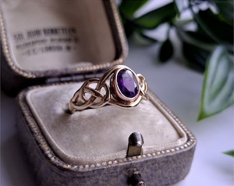 UNUSUAL 1990s Vintage 9ct Gold Amethyst Ring. STATEMENT Ring. LAYAWAY AVAiLABLE. 9ct Gold Amethyst Ring (Ref00p)