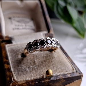 STUNNING Vintage 9ct Gold Diamond Sapphire Eternity Ring. 14 DiAMONDS. 9ct Gold Sapphire Ring (Ref00J)