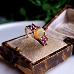 ZELDZAME vintage 10k gouden opaal en robijn ring. AANPASSING BESCHIKBAAR AANPASSEN Gouden ring met robijn en opaal (ref00a)