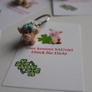 Glückliches Ferkel Auto Anhänger Niedliches Schwein Rot Safe Tag