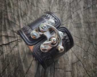 Dark Grey Rustic Leather Cuff Single Swing Hook Closure | Hand Tooled | Drum Pattern