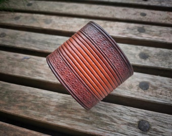 Hand Tooled Leather Cuff Bracelet | Scribed | Sunburst Brown Luxurious Wristband