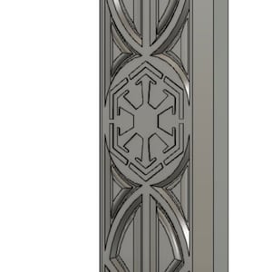 Könnte beinhalten: Ein grauer 3D-gedruckter Wandhalter mit einem komplizierten Design, das ein stilisiertes imperiales Symbol aus Star Wars zeigt. Der Halter hat eine kleine, rechteckige Aussparung oben.