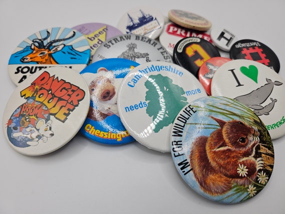 Vintage/Retro Badges 60s 70s 80s 90s. Greenpeace,… - image 1