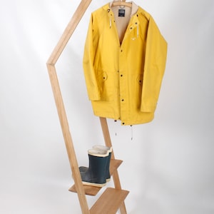 Wall-mounted wardrobe made of solid oak – wardrobe with practical shelves