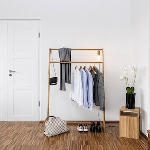 Appendiabiti/appendiabiti FYNN, mobile di design realizzato in massello di rovere