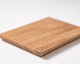 HANA cutting board with Swiss edge, solid oak, various sizes