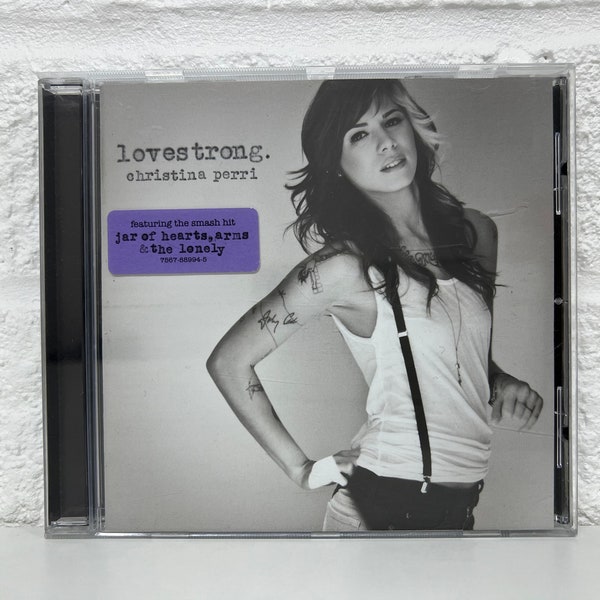 Collection de CD Christina Perri Album Lovestrong Genre Pop Cadeaux Musique vintage Chanteur Auteur-compositeur-interprète