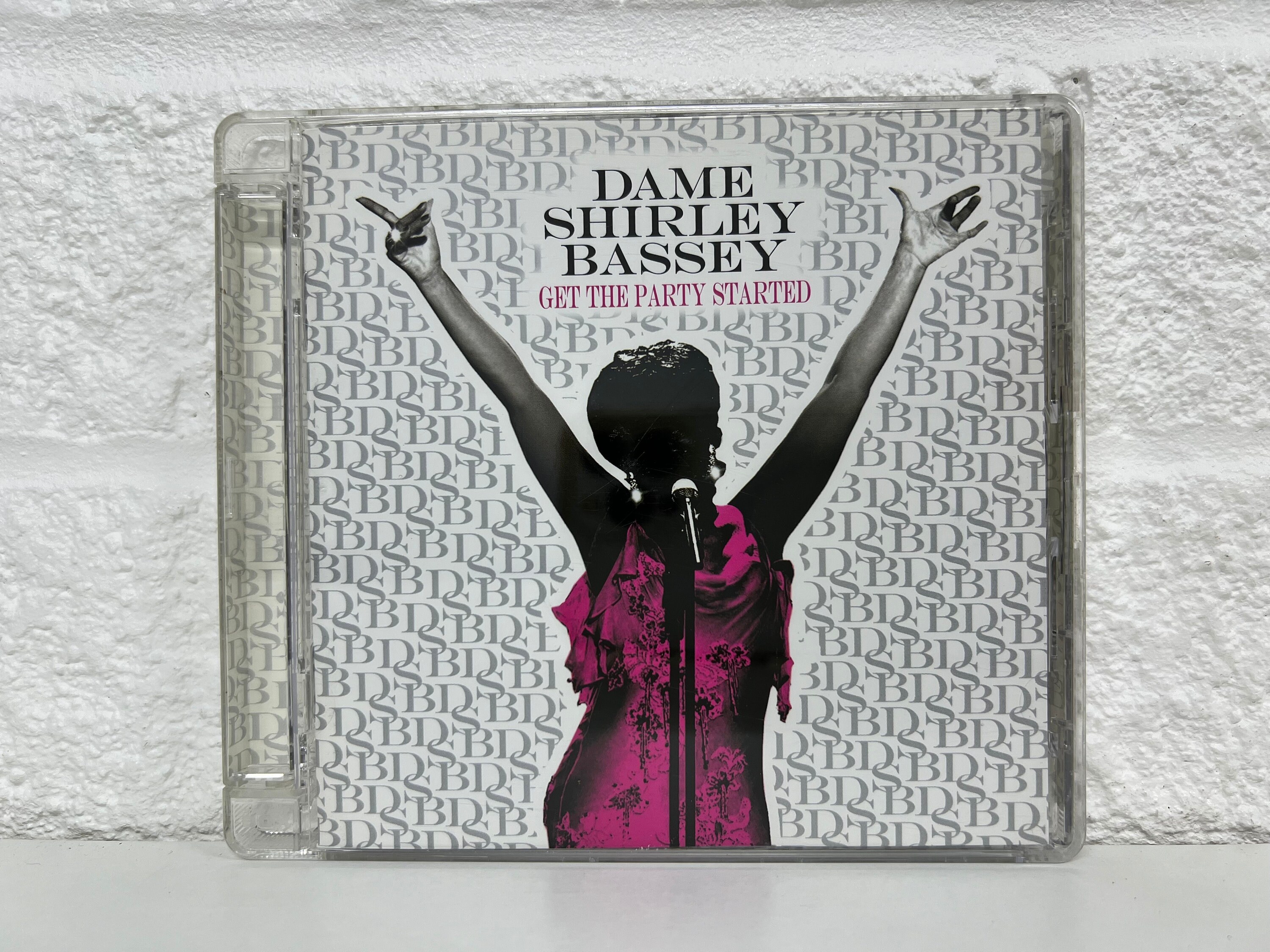 Dame Shirley Bassey – Get The Party Started – CD (Super
