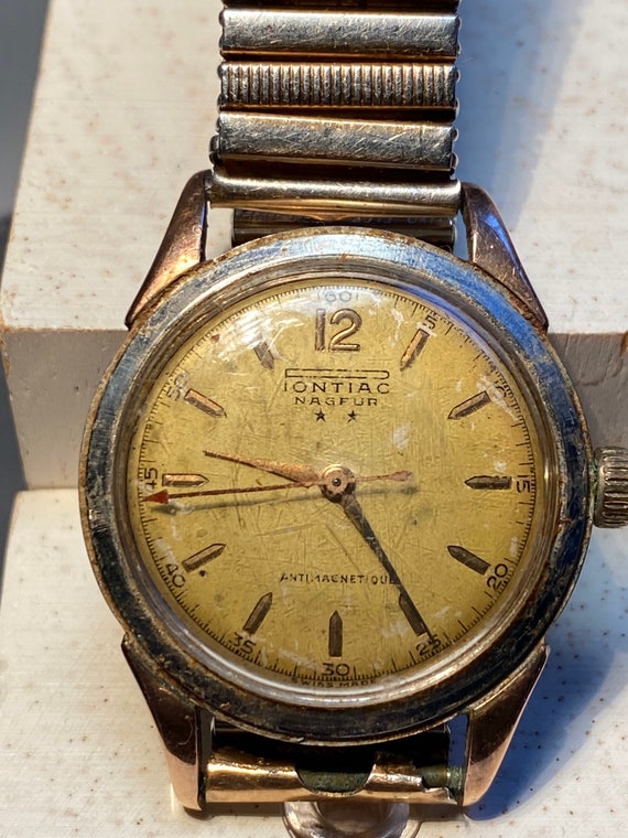 Pontiac nageur horloge hotsell