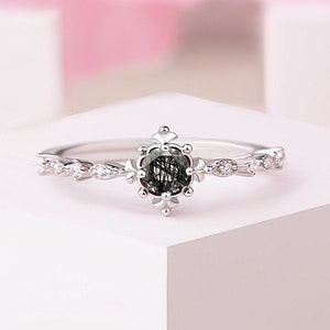 Schwarzer Rutilquarz Verlobungsring: 24K Vergoldetes Silber, Weißer Zirkon